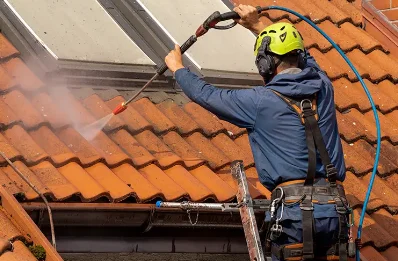Démoussage et hydrofuge de toiture à Royon